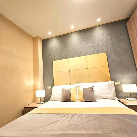 Astoria Supreme - Modern Boutique Suites 莱切 外观 照片