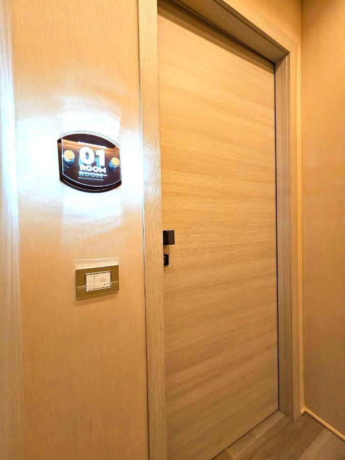 Astoria Supreme - Modern Boutique Suites 莱切 外观 照片