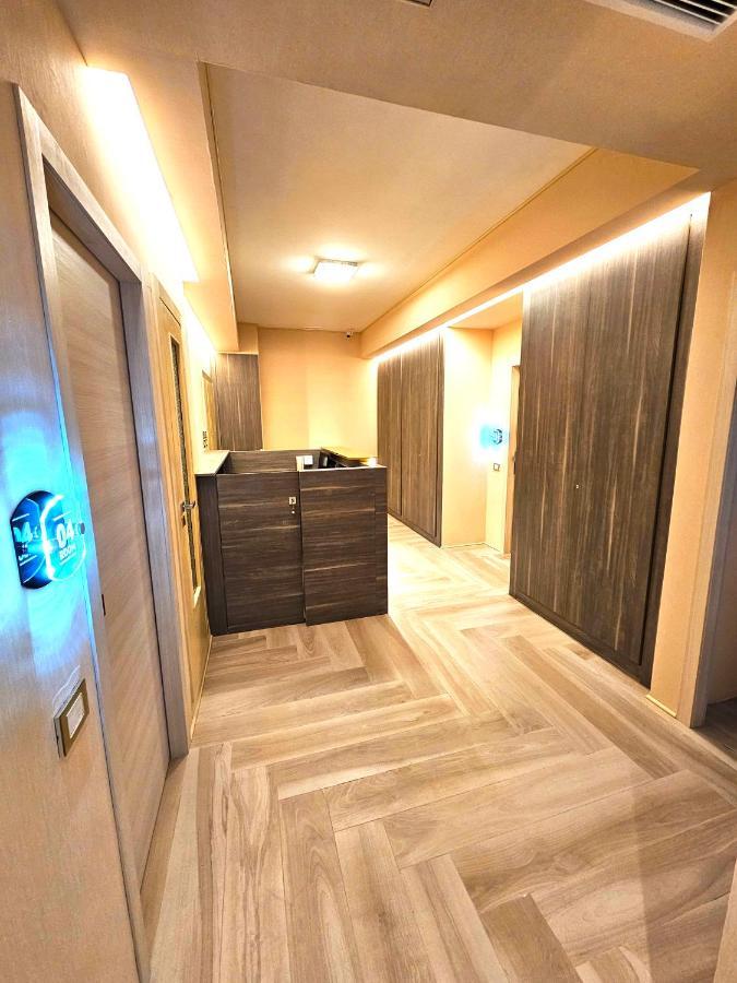Astoria Supreme - Modern Boutique Suites 莱切 外观 照片