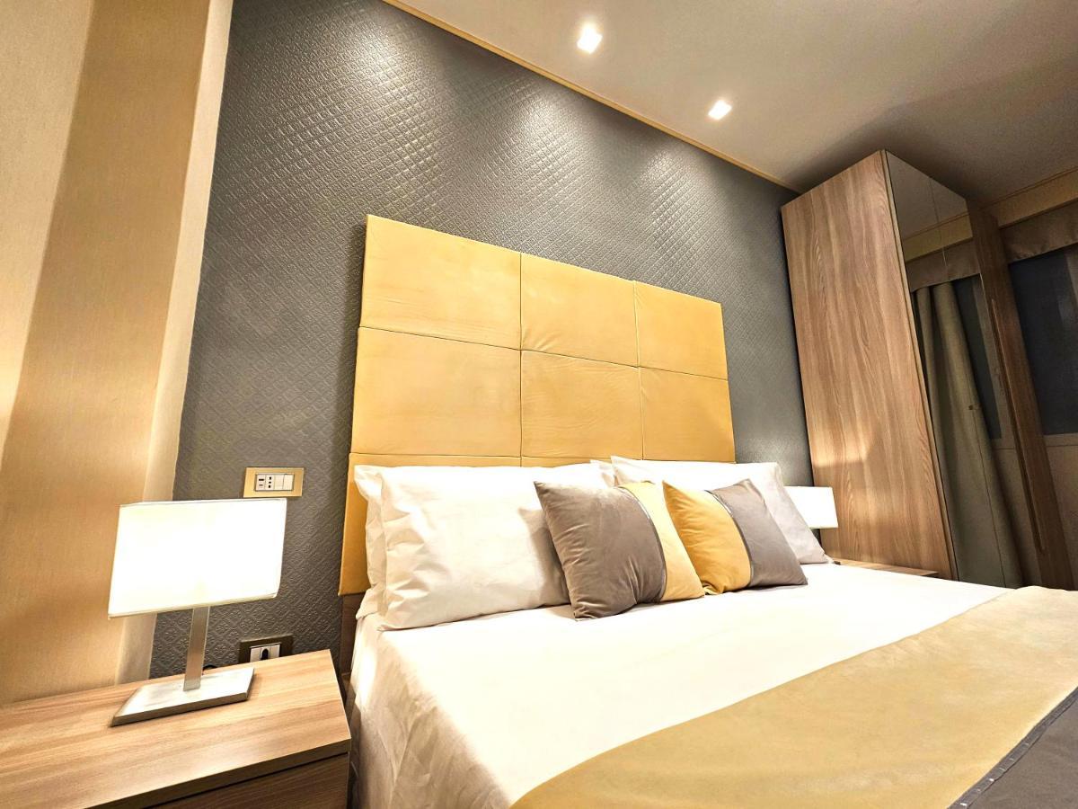 Astoria Supreme - Modern Boutique Suites 莱切 外观 照片